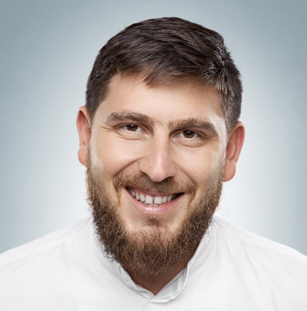 Газаров Артем