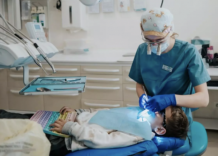 Детская стоматология: работа с детьми в сознании, в ЗАКС и в наркозе