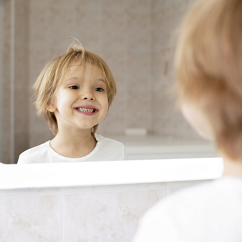 Кариес зубов у детей: особенности развития, лечения и профилактики