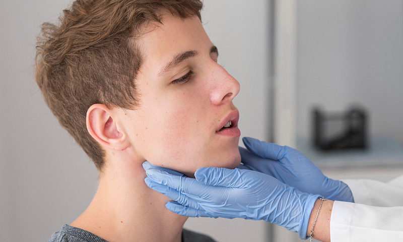 Что делать при вывихе челюсти: первая помощь, вправление и профилактика